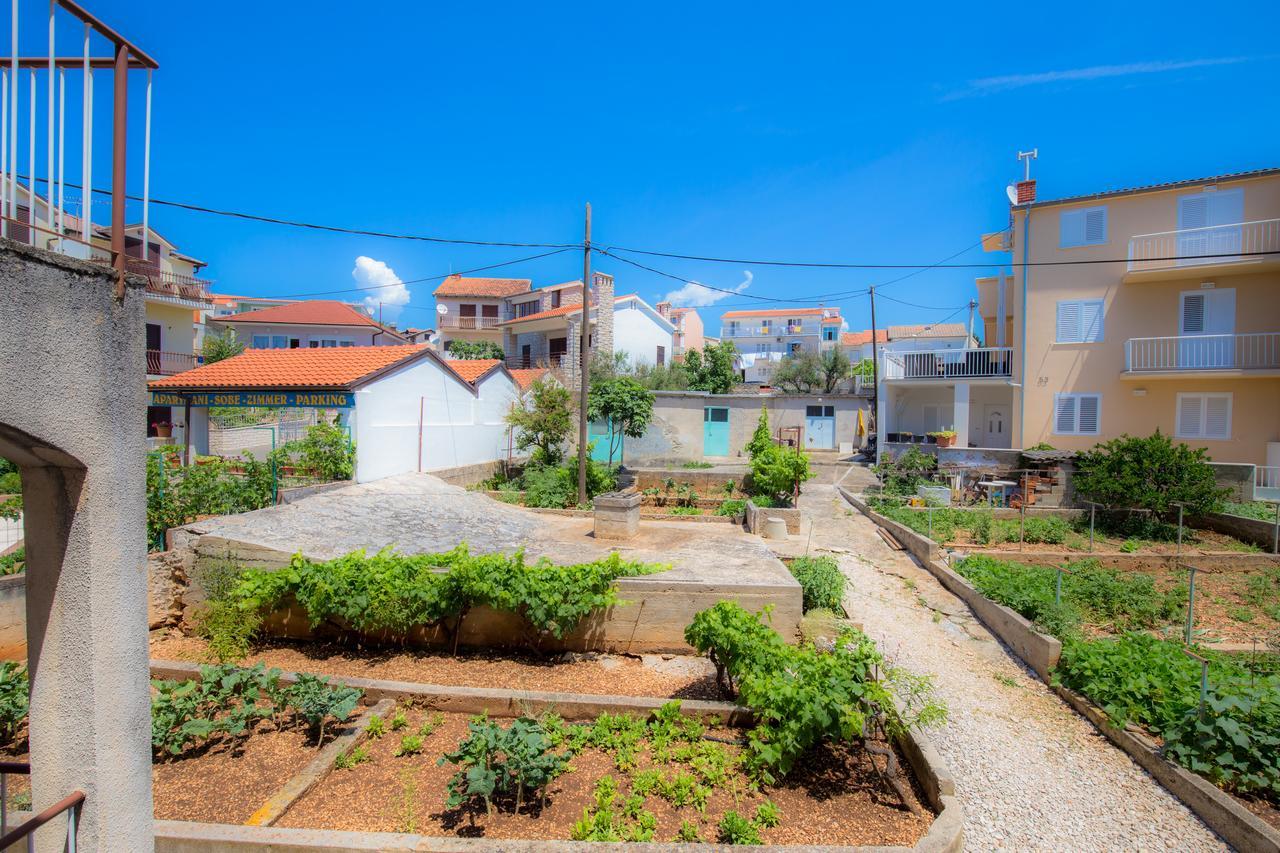 Ferienwohnung Family Nizic Primošten Exterior foto